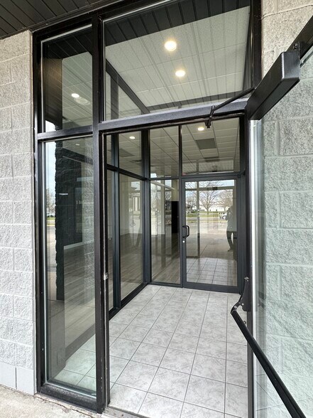 More Photos Of 986-990 12th Ave S, Onalaska Freestanding For Lease