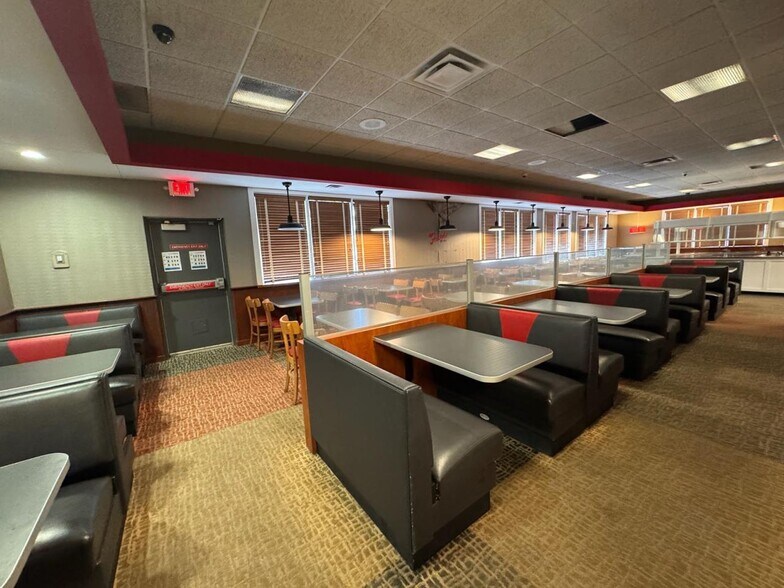 More Photos Of 1830 Columbus Ave, Washington Court House Restaurant For Sale