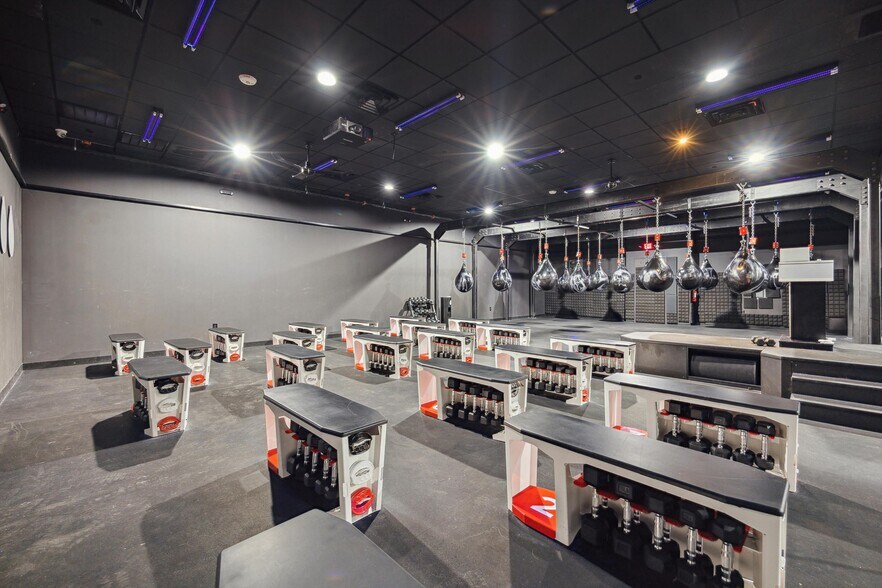 More Photos Of 1111 E 11th St, Houston Freestanding For Sale