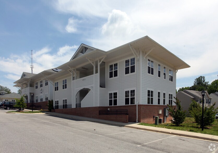 Primary Photo Of 493 Main St, Prince Frederick Medical For Lease