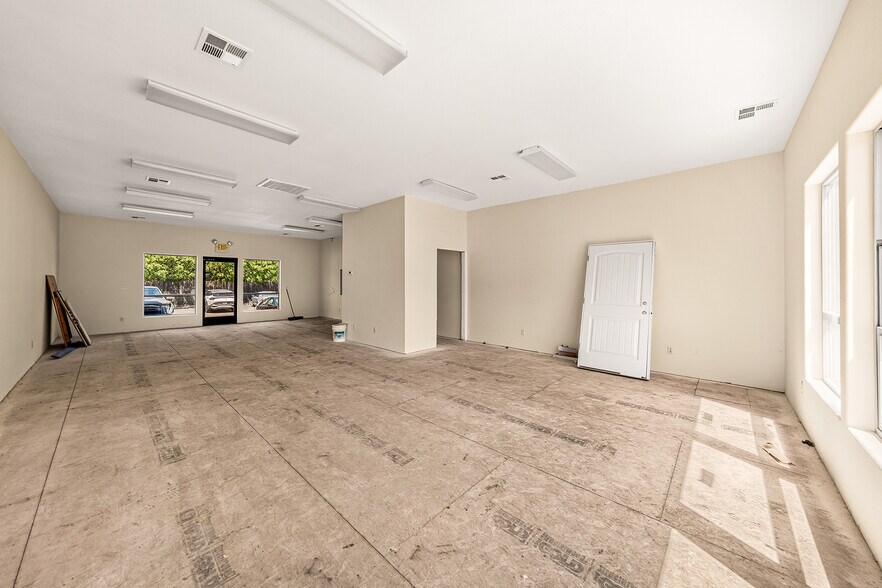 More Photos Of 209 S Old Pacific Hwy, Myrtle Creek Office For Sale