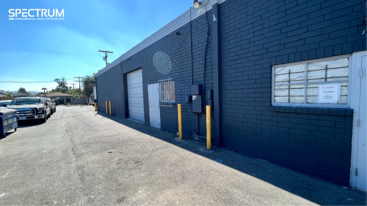 More Photos Of 15115 Califa St, Van Nuys Warehouse For Lease