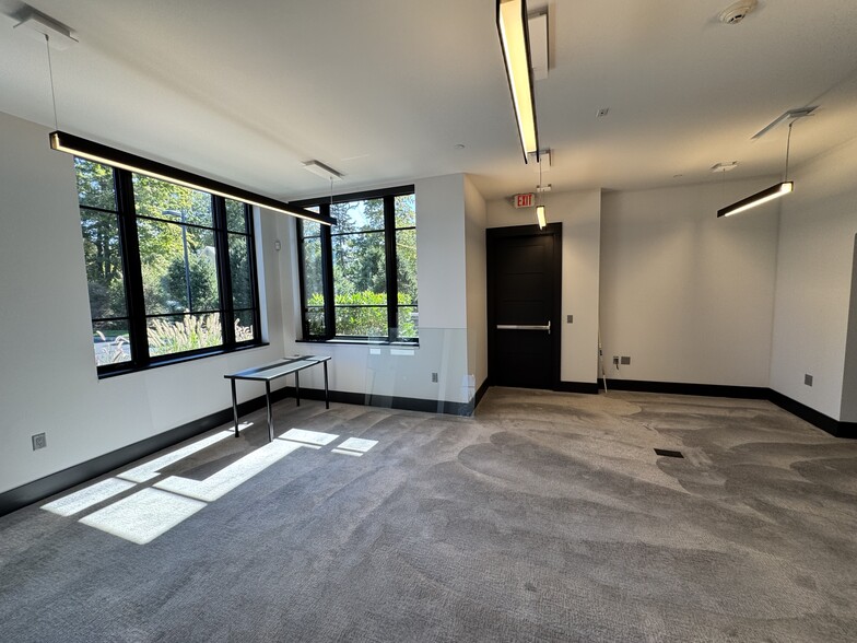 More Photos Of 240 Paramus Rd, Ridgewood Office For Lease