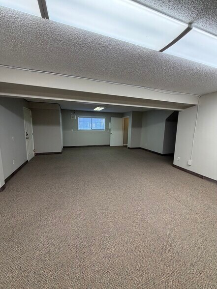 More Photos Of 4702-4704 Tieton Dr, Yakima Office Residential For Lease