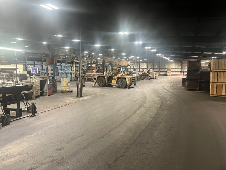 More Photos Of 400 S Gray St, Albany Manufacturing For Sale