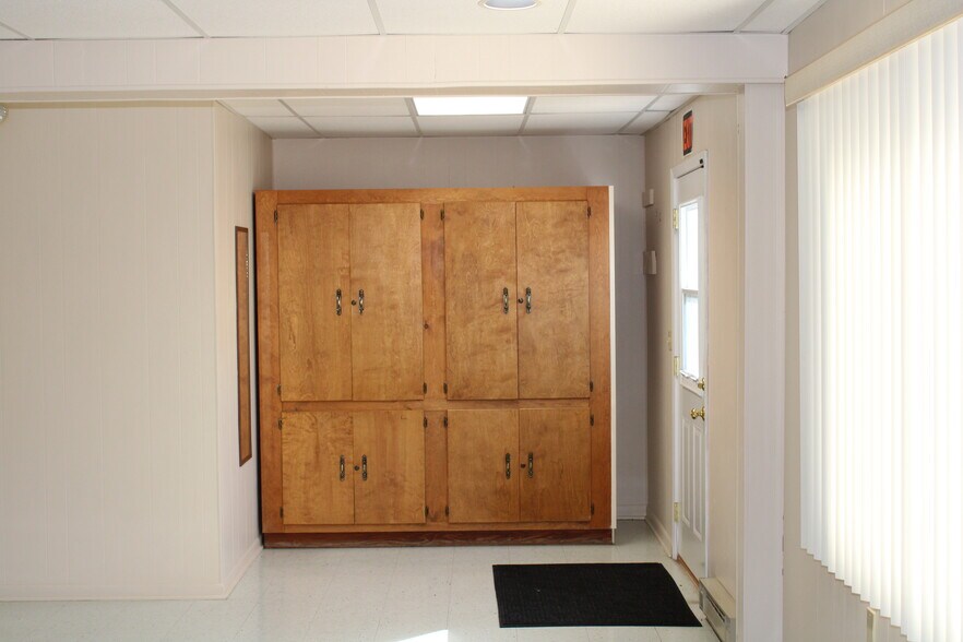 More Photos Of 210 1st St SW, Clarion Office For Sale
