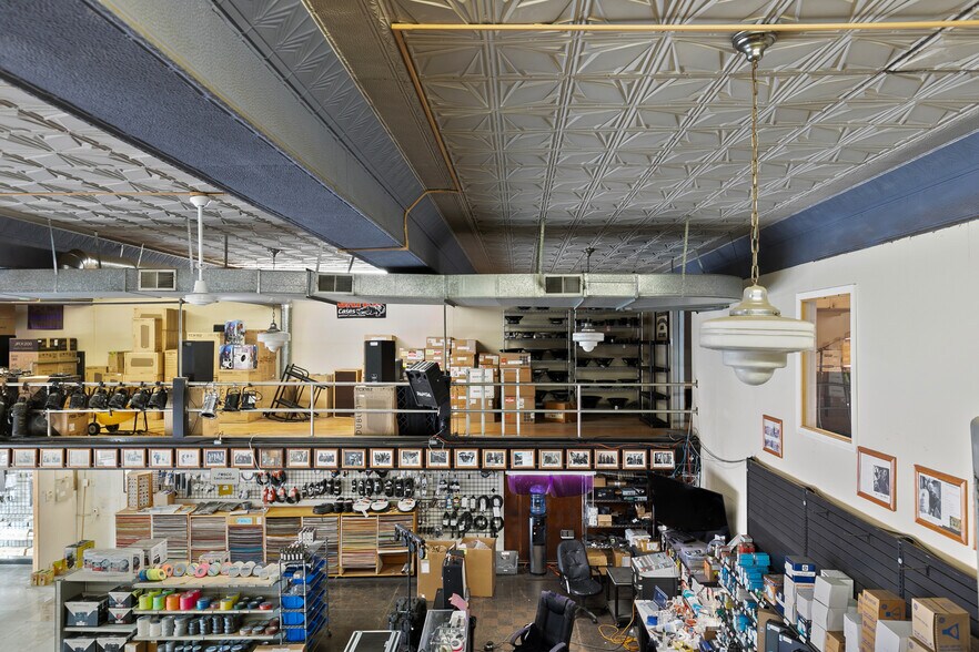 More Photos Of 310 W Broad St, Richmond Storefront For Sale