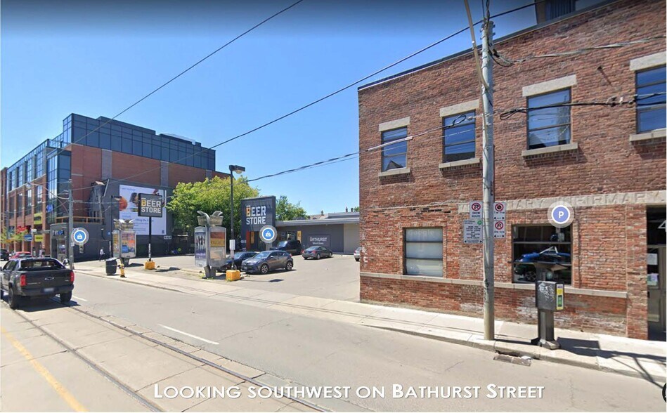 More Photos Of 452 Bathurst St, Toronto Freestanding For Sale