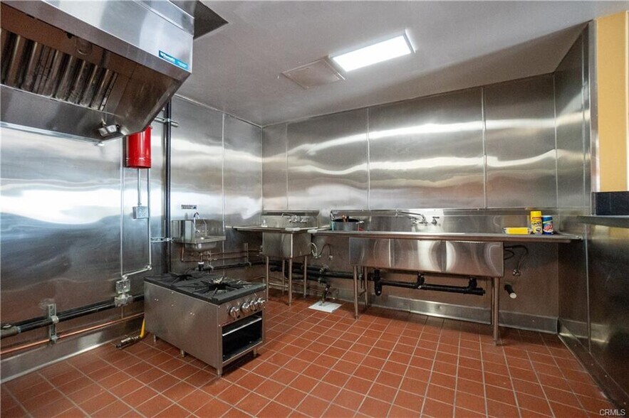 More Photos Of 14290-14298 Hesperia Rd, Victorville Bar For Sale