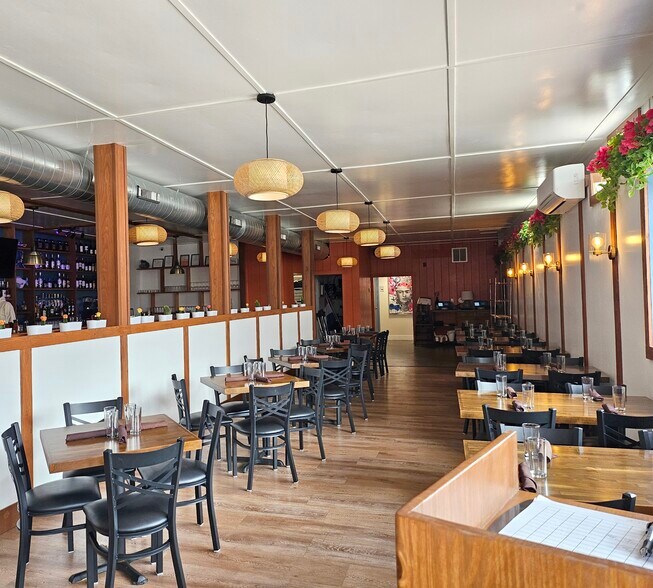 More Photos Of 10 McGillis Ave, Lake George Restaurant For Sale