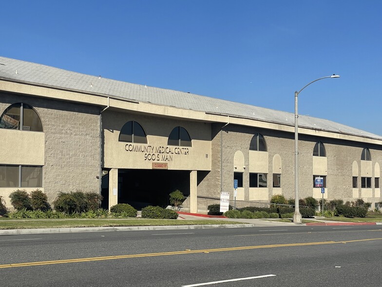 Primary Photo Of 900 S Main St, Corona Medical For Lease