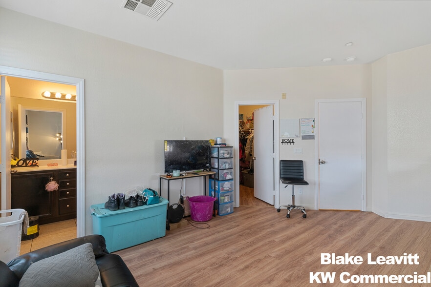 More Photos Of , Las Vegas Multifamily For Sale