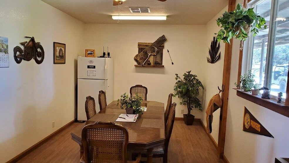 More Photos Of 41614 102nd St E, Palmdale Industrial For Lease