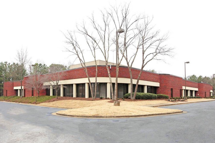 More Photos Of 5700 Highlands Pky SE, Smyrna Light Distribution For Lease