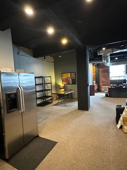 More Photos Of 407 Broad St, Chattanooga General Retail For Lease