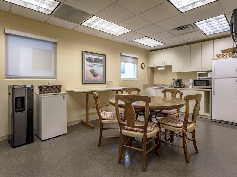 More Photos Of 4070-4090 Laguna St, Coral Gables Medical For Sale