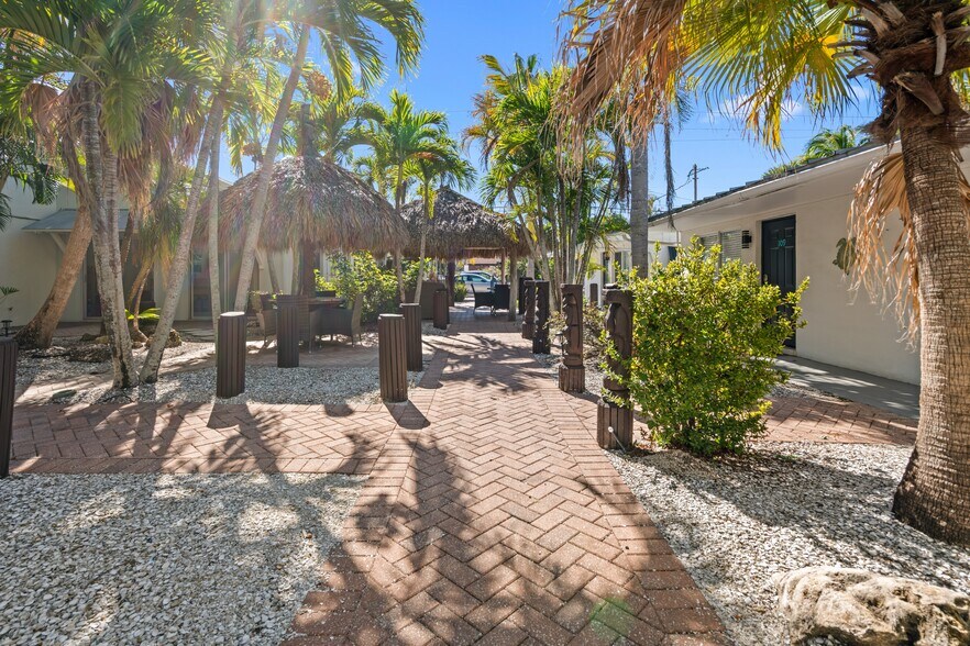 More Photos Of 4330 Bonita Beach Rd, Bonita Springs Hotel For Sale
