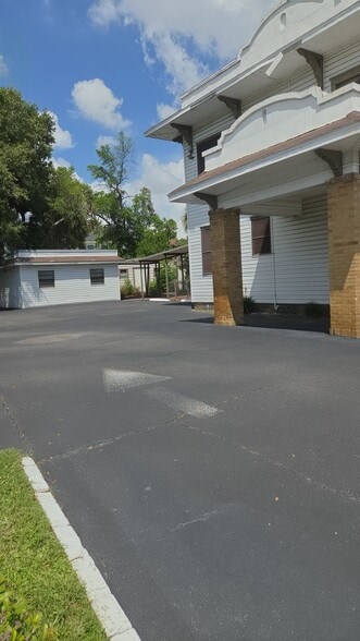 More Photos Of 204 N Macdill Ave, Tampa Office For Sale