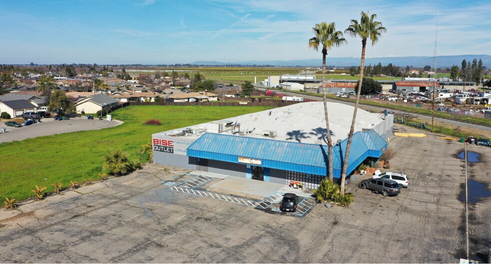 More Photos Of 1368 Church Ave, Sanger Freestanding For Sale