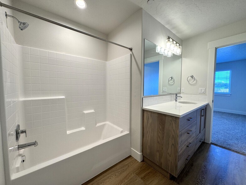 More Photos Of 1800 7th Ave N, Payette Apartments For Sale