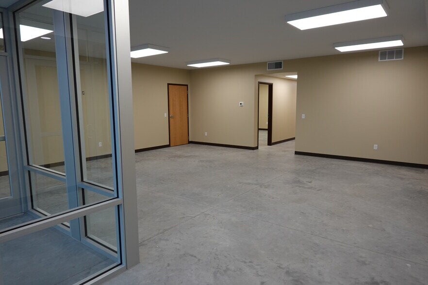 More Photos Of 9719 Aulbach Industrial, High Ridge Warehouse For Lease