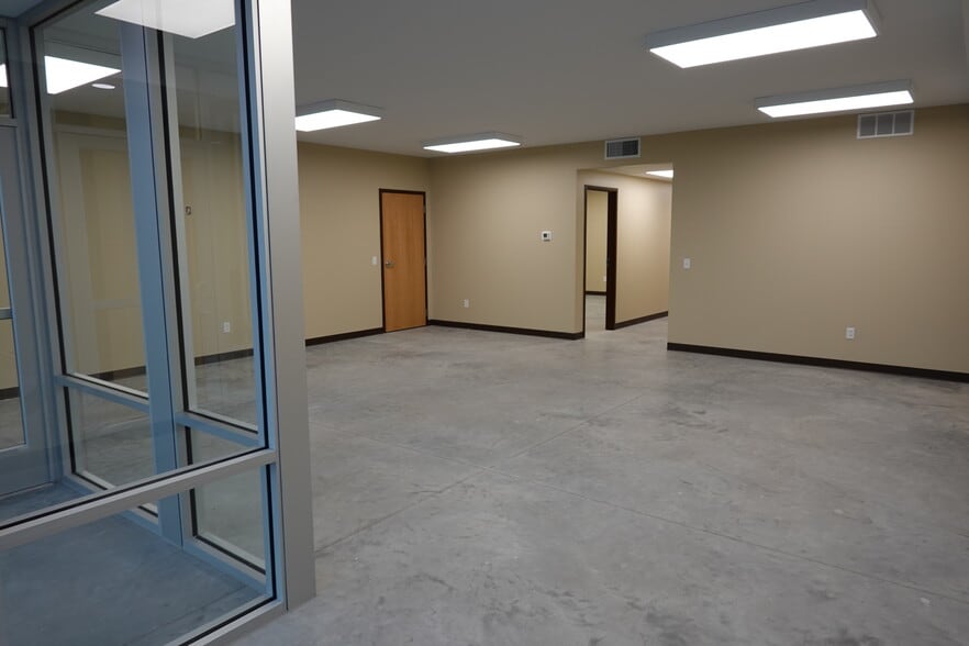 More Photos Of 9719 Aulbach Industrial, High Ridge Warehouse For Lease