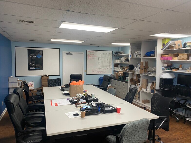 More Photos Of 480 Pratt Street Ext, Meriden Distribution For Lease