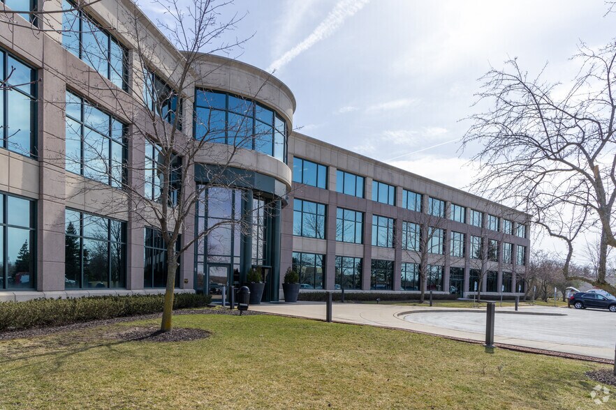 More Photos Of N17W24222 Riverwood Dr, Waukesha Office For Lease