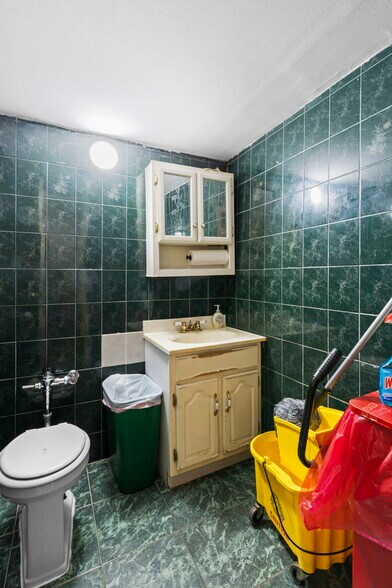More Photos Of 30 Saint James Pl, Brooklyn Apartments For Lease
