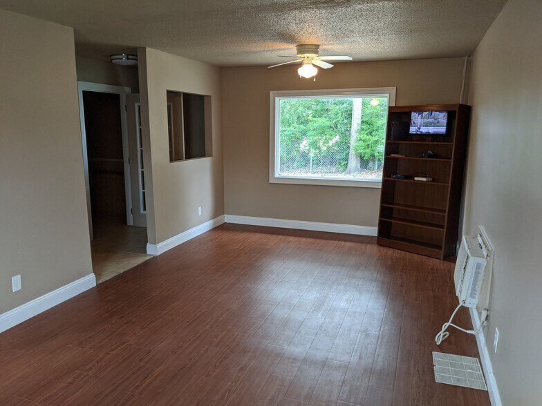 More Photos Of 180 State Docks Rd, Eufaula Multifamily For Sale