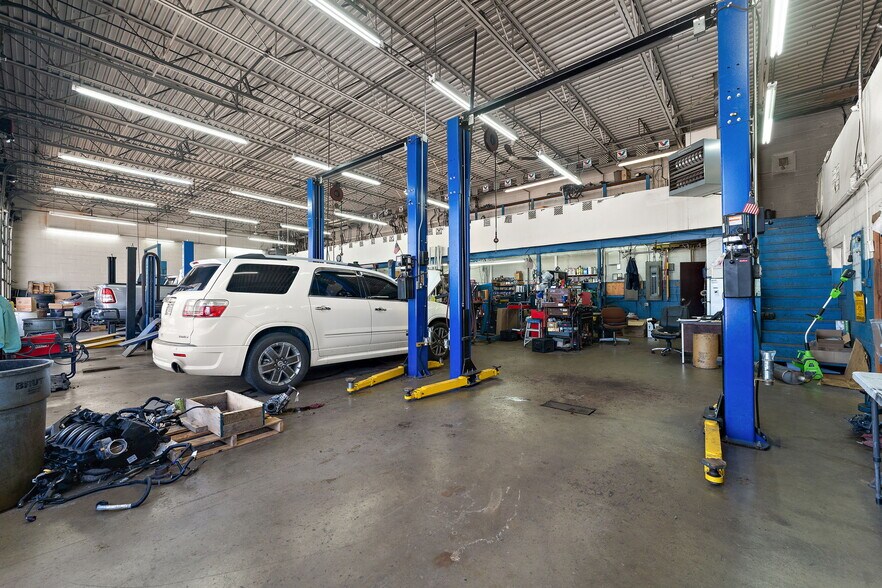 More Photos Of 5843 Us-6, Portage Auto Repair For Sale