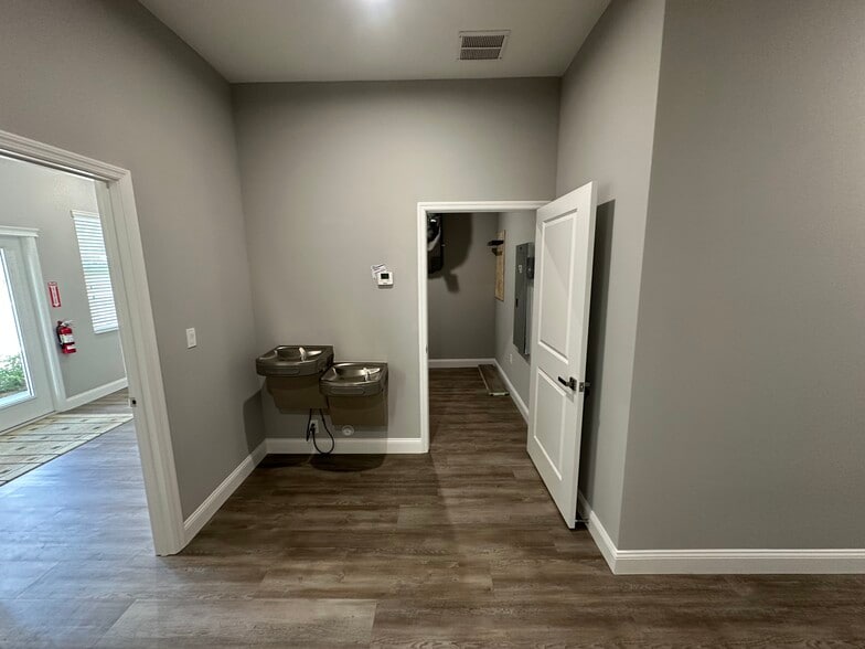 More Photos Of 708 Cactus Ridge Cir, Seffner Medical For Lease