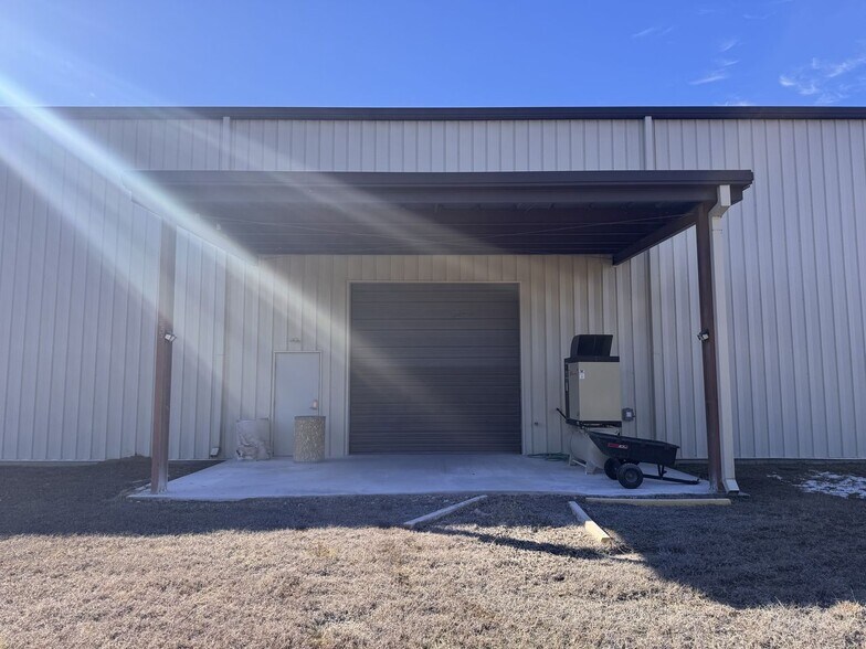 More Photos Of 490 Sam Rayburn Pky, Lenoir City Manufacturing For Lease