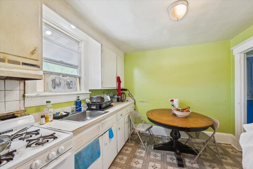 More Photos Of 86 N Gaston Ave, Somerville Restaurant For Sale