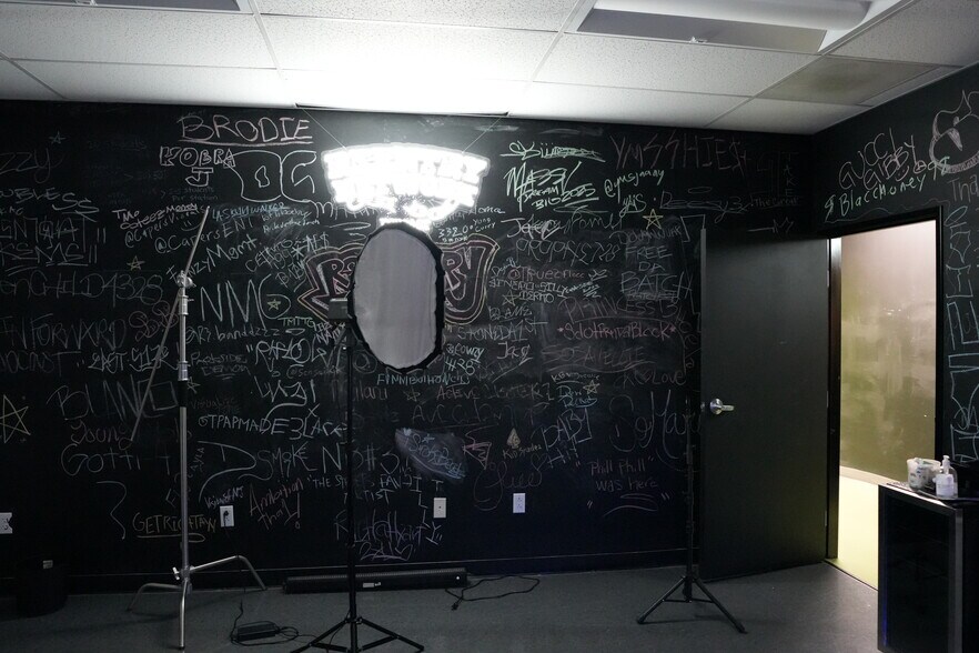 More Photos Of 4112 S Main St, Los Angeles Loft Creative Space For Sale