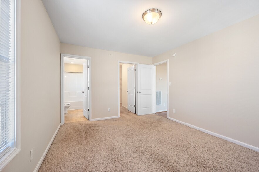 More Photos Of 301 Rotunda St, Lynchburg Apartments For Sale