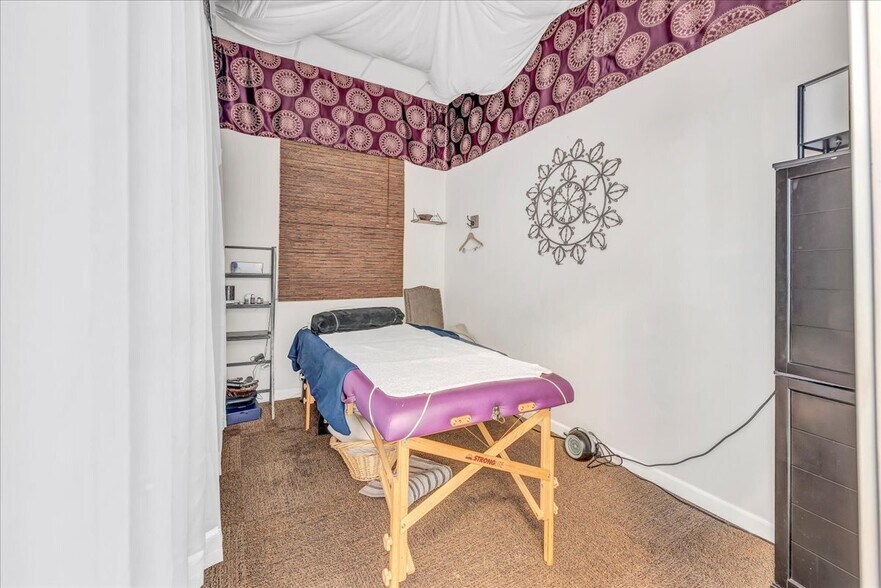 More Photos Of 2230 S Division St, Guthrie Storefront Retail Office For Lease