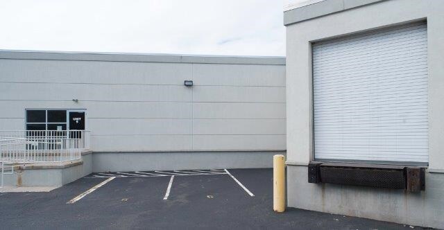 More Photos Of 10 Malcolm Ave, Teterboro Warehouse For Lease
