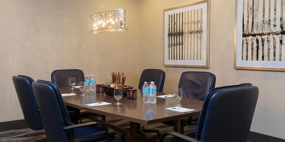 More Photos Of 1000 Busse Rd, Elk Grove Village Hotel For Sale