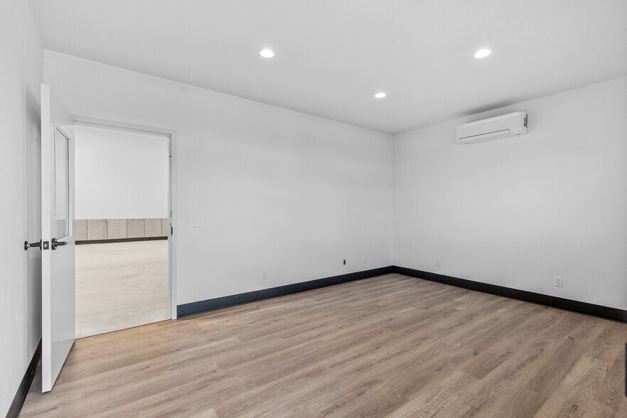 More Photos Of 9409 Aerial cir, Hayden Flex For Lease