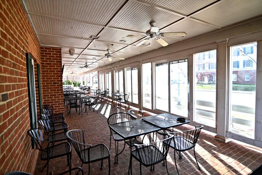 More Photos Of 15120 Washington St, Haymarket Restaurant For Sale