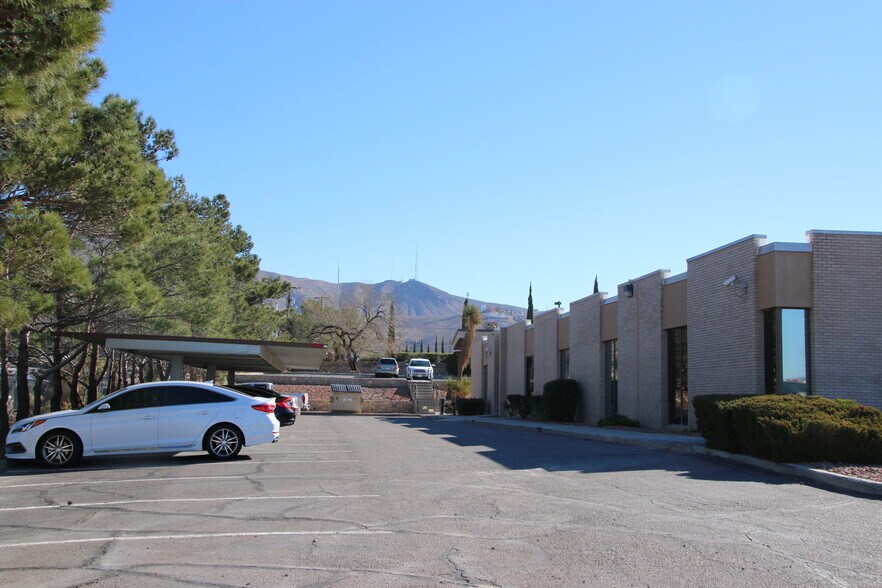 More Photos Of 444 Executive Center Blvd, El Paso Unknown For Lease