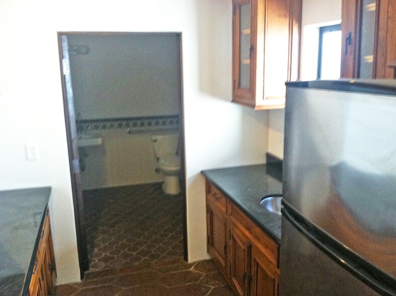 More Photos Of 709 E Haley St, Santa Barbara Office For Lease