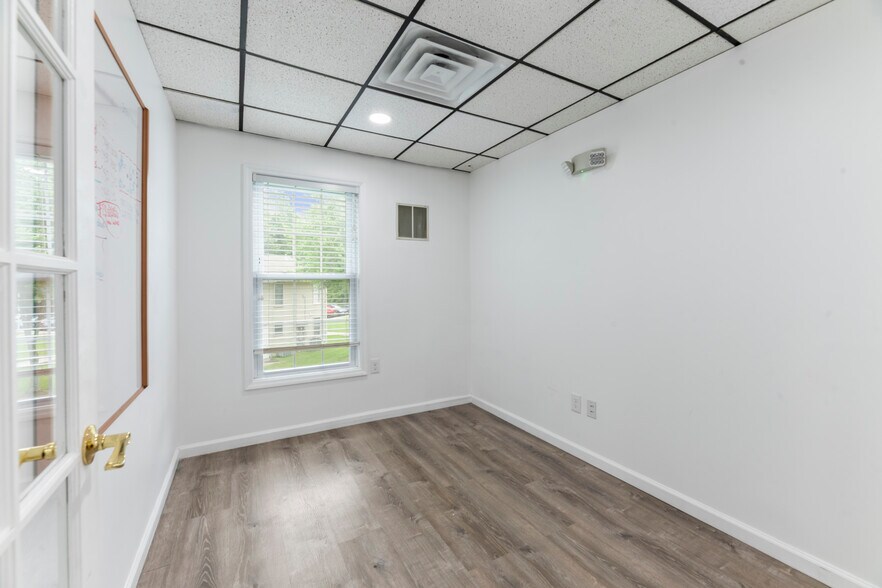 More Photos Of 32 Jefferson Plz, Princeton Medical For Sale