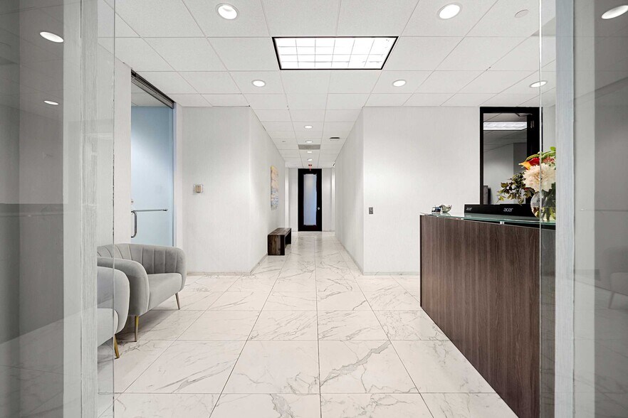 More Photos Of 1050 Crown Pointe Pkwy, Atlanta Office For Lease