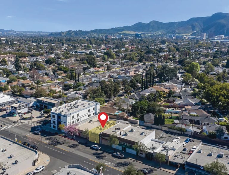 More Photos Of 4110 W Burbank Blvd, Burbank Office Residential For Sale