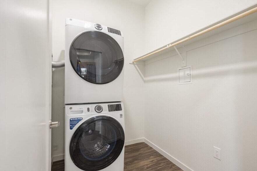 More Photos Of 2040-2060 N Scottsdale Rd, Scottsdale Apartments For Lease