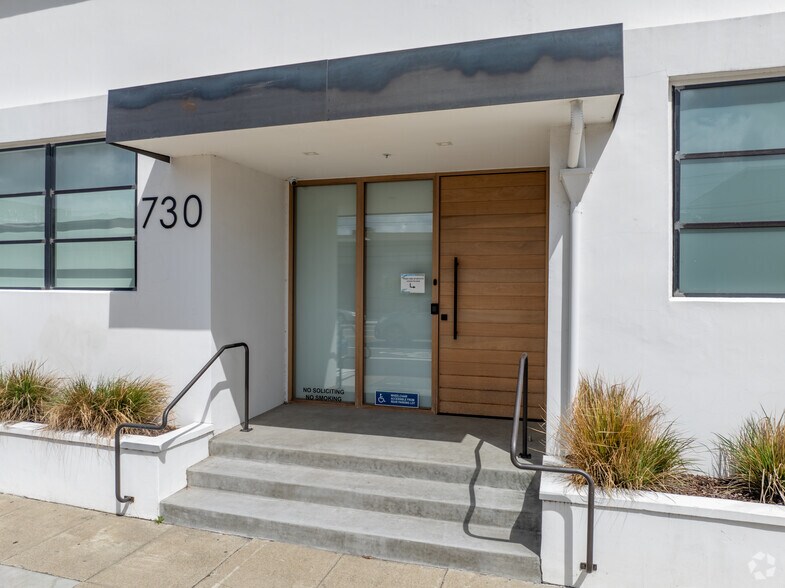 More Photos Of 730 Broadway, Redwood City Research And Development For Lease