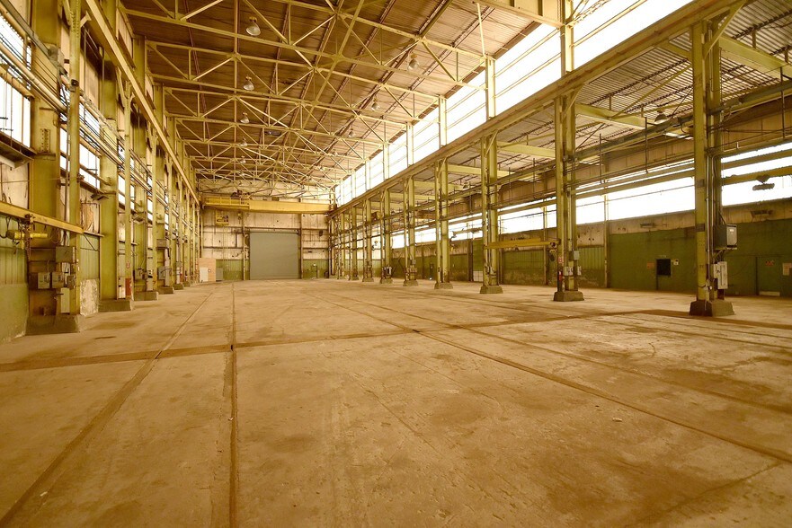 More Photos Of 420 Woodruff Rd, Joliet Warehouse For Lease