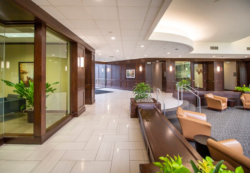 More Photos Of 175 N Patrick Blvd, Brookfield Office For Lease